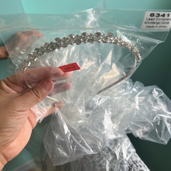 This was my daughter's communion dress, only wore it in church, size 14. - Picture 4 of 5